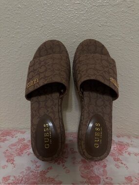 GUESS Brown Monogram Slide Sandals